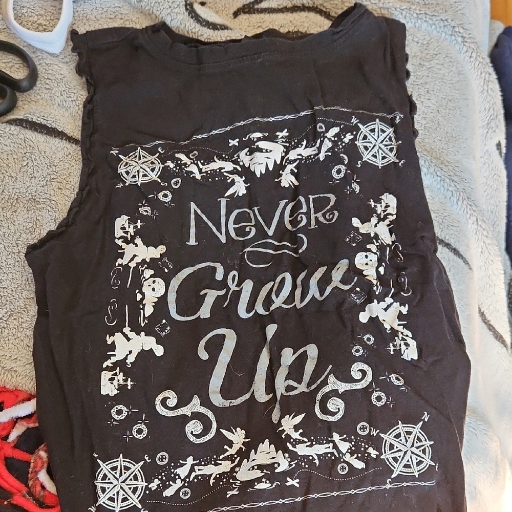 Peter Pan Graphic Tank Top "Never Grow Up" in Black and White